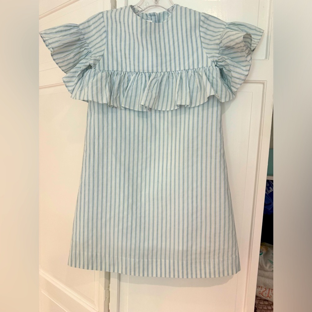 Bella Bluss girls size 8 sundress with flutter sleeves.  Perfect condition.